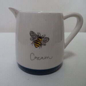 Heartland Bee Creamer white w/ blue ceramic spout handle